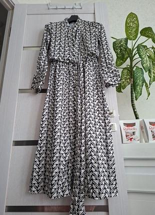 Платье атлас на с или м