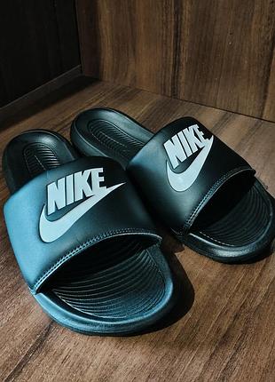 Шльопанці nike victory one side чорні, розмір 39