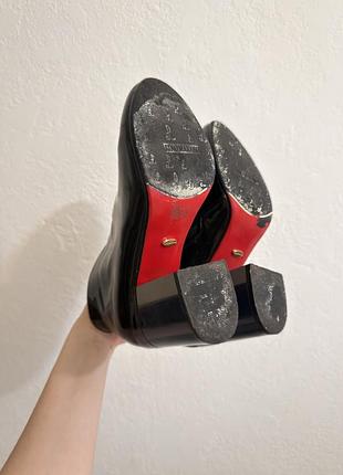 Элегантные лаковые ботильоны в стиле louboutin