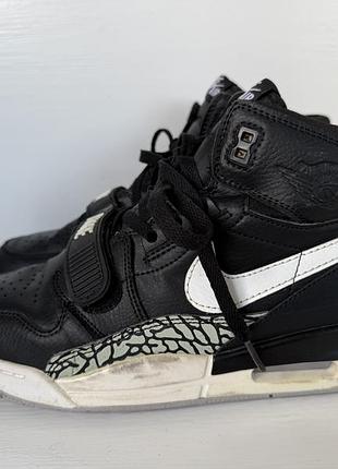 Nike jordan legacy кросівки