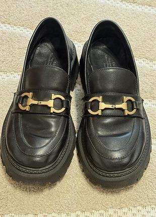 Лофери жіночі шкіряні
