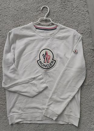 Белый свитшот с большим лого на груди от moncler