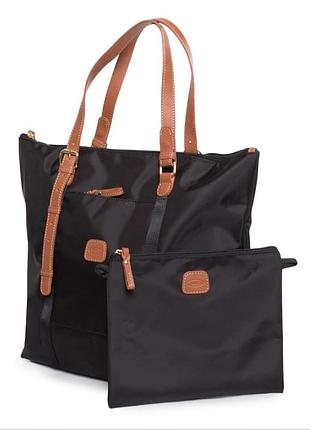 Чорна сумка-шоппер bric's з колекції x-bag виготовлена з легкого нейлону з оздобленням із натуральної шкіри.
