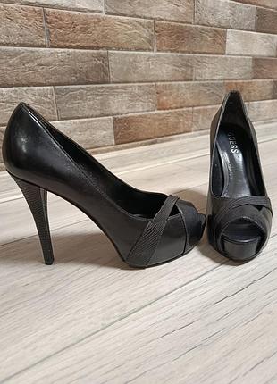 Тужшие женские guess