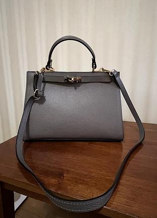 Сумка pulicati дуже схожа на hermes kelly