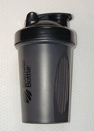 Спортивний шейкер blenderbottle classic 400 мл чорний для протеїну та коктейлів.