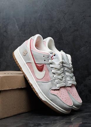 Женские кроссовки nike sb dunk low se 85 double swosh pink rabbit