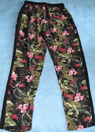 Яркие брюки с лампасами,райские цветы, принт тропик, бренд mohito2 фото