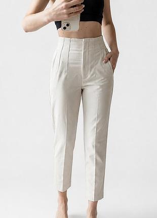 Жіночі класичні брюки молочного кольору zara