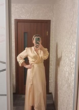 Елегантна вечірня сукня на запах