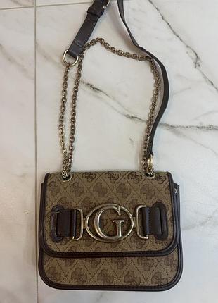 Сумка guess в гарному стані