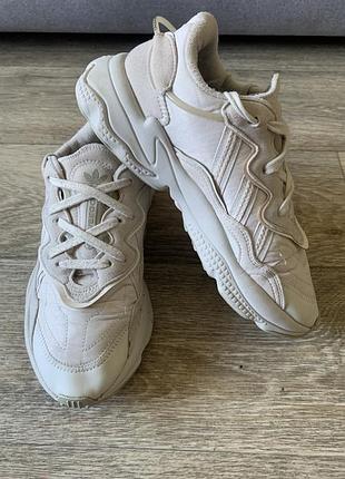 Жіночі кросівки adidas ozweego р.39-40 бежеві