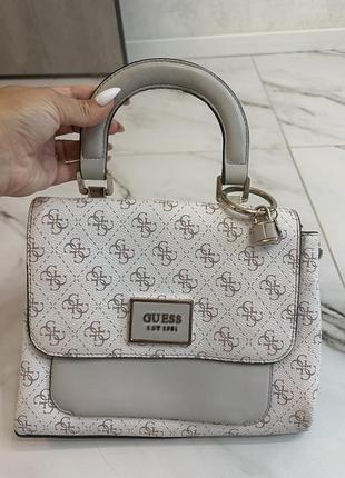 Сумка guess в гарному стані, розмір 22~20