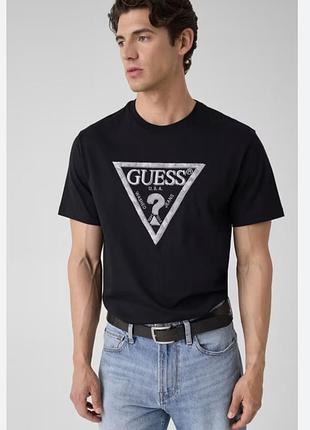 Стильна футболочка guess