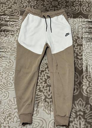 Штани nike tech fleece