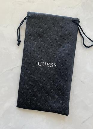 Футляр guess для сонцезахисних окулярів