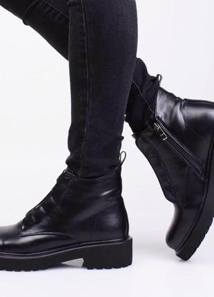 Стильные черные зимние ботинки низкий ход короткие
