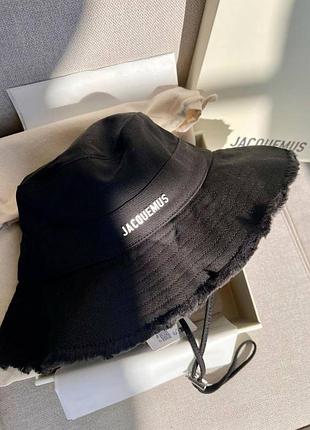 Панами від jacquemus