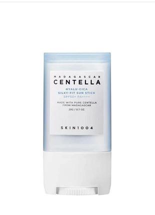 Сонцезахисний стік skin1004 madagascar centella hyalu-cica silky-fit sun stick spf 50+ pa++++ - 22 г