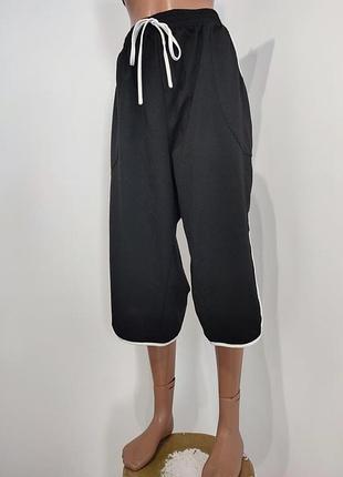 Шорты, удлиненные  2xl- 4x-- с карманами -есть  маленький нюанс