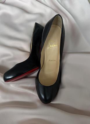 Christian louboutin • black leather fifi 110 pump • 35.5