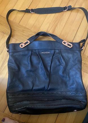 Чорна шкіряна сумка. tommy hilfiger