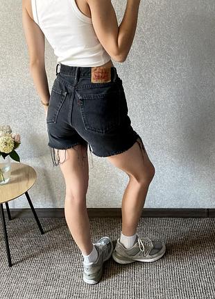 Жіночі вінтажні шорти levi’s чорні