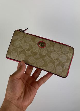 Шкіряний гаманець coach peyton signature accordion zip wallet коричневий бежевий рожевий жіночий моногамний