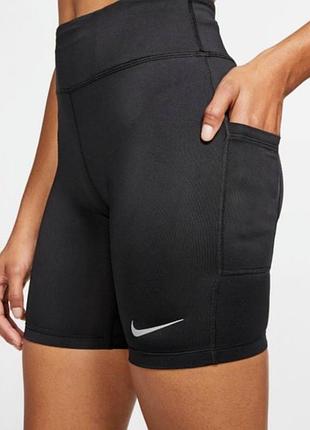Чорні спортивні шорти nike
