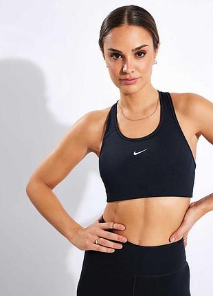 Чорний спортивний топ з вкладишами nike