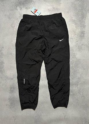 Нейлонові спортивні штани nike nocta