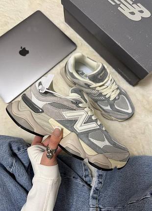 Стильні жіночі кросівки new balance 9060 light grey