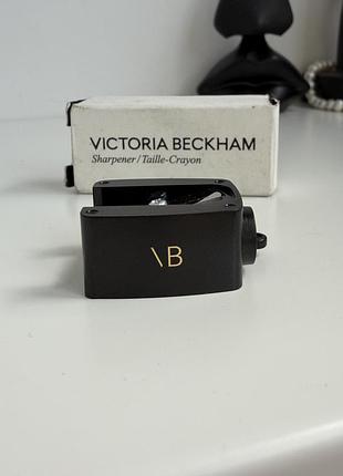 Оригінальна косметична точилка victoria beckham ☝️ відправка здійснюється після повної оплати на карту. дякую за розуміння 💛