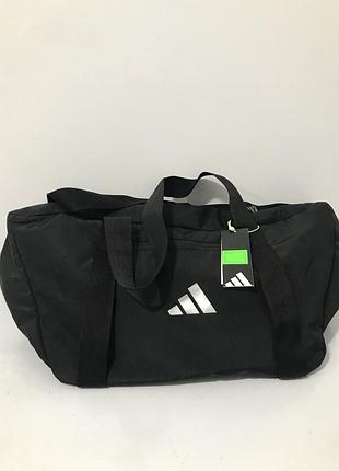 Чорна спортивна сумка adidas
