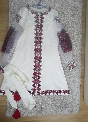 Вишита сукня