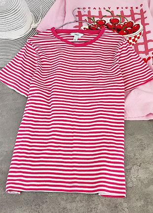 Біло-рожева футболка в смужку marks & spencer