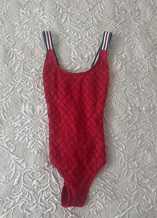 Суцільний купальник