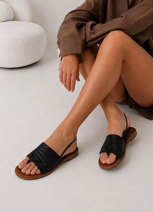 Шкіряні босоніжки сандалі жіночі bata