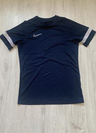 Спортивна футболка nike dri-fit