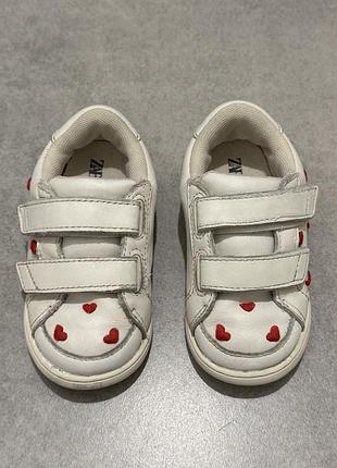 Кросівки zara baby білі з червоними сердечками на липучках 24 розмір 15 см