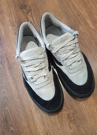 Продам чоловічі напівзамшеві кеди бренду vans