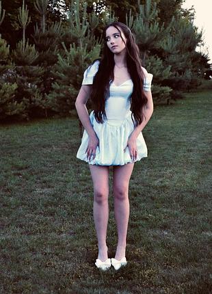 Вечірня сукня