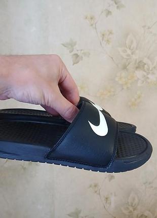 Шлепанцы nike benassi на стопу 23 см и 23,5 см как новые