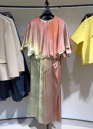 Гарна сатинова сукня із поясом zara