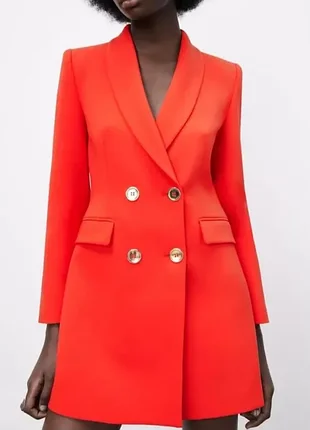 Удлиненный красный двух бортной жакет/ xs/ brend zara