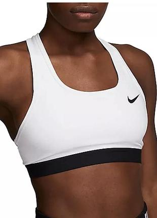 Білі спортивні топи nike
