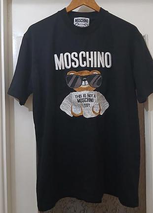 Футболка плотна moschino на l , xl з нюансом