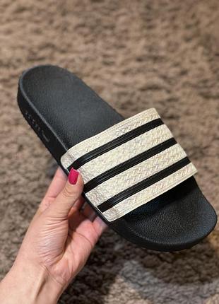 Жіночі шльопанці adidas 40-41 розмір (25.5 см устілка) б/в