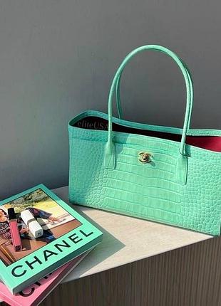 Сумка chanel бірюзова мʼятна трендовий колір та модель шанель