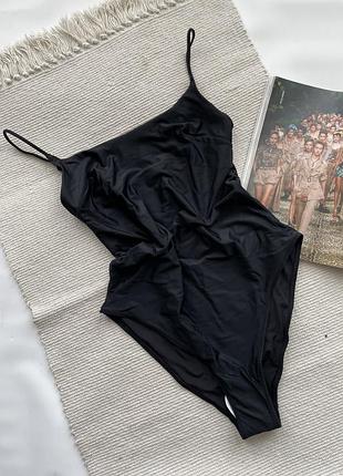 Злитий купальник з вставними чашками на регульованих бретельках h&m